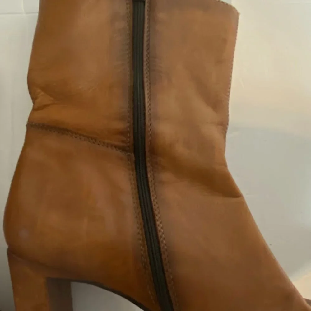 Aldo vintage genuine